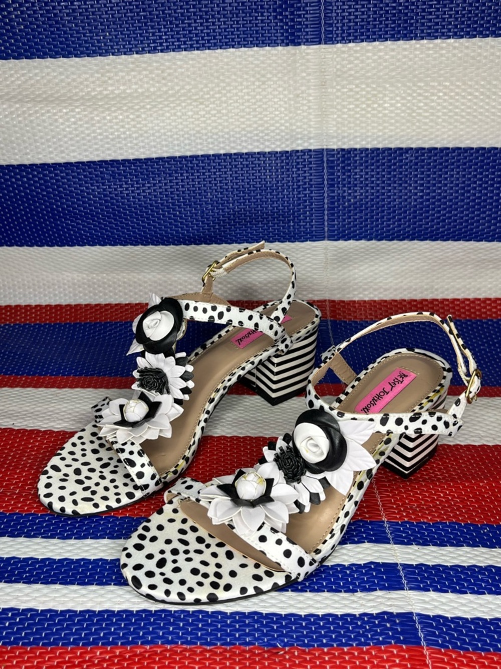 BETSEY JOHNSON Adde Polka Dot  Floral Dress Sandal Women size 7.5 Shoes Casual - Picture 8 of 11